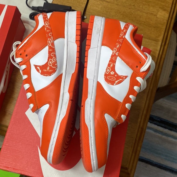 Dunk - Picture 3 of 7